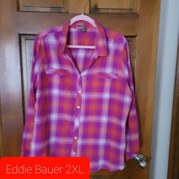 LOT OF PLUS SIZE CLOTHING - Picture 8 of 16